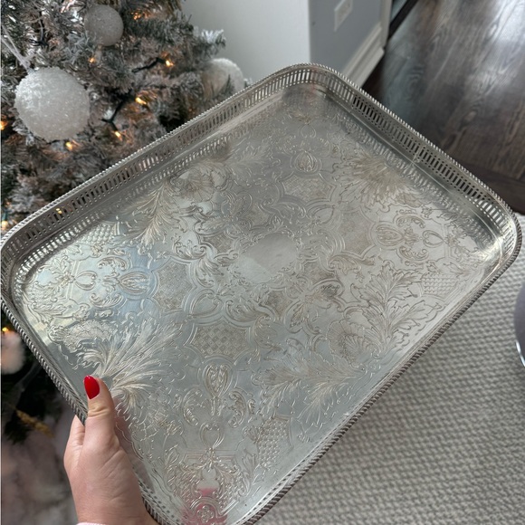Silver Tray looks amazing large - Picture 4 of 5